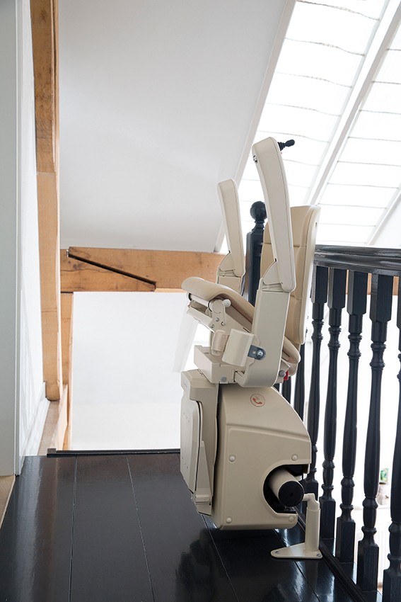 Comfortable Curved Stair Chair Lift in UAE | Advanced Safety Features Comfortable Curved Stair Chair Lift in UAE | Advanced Safety Features