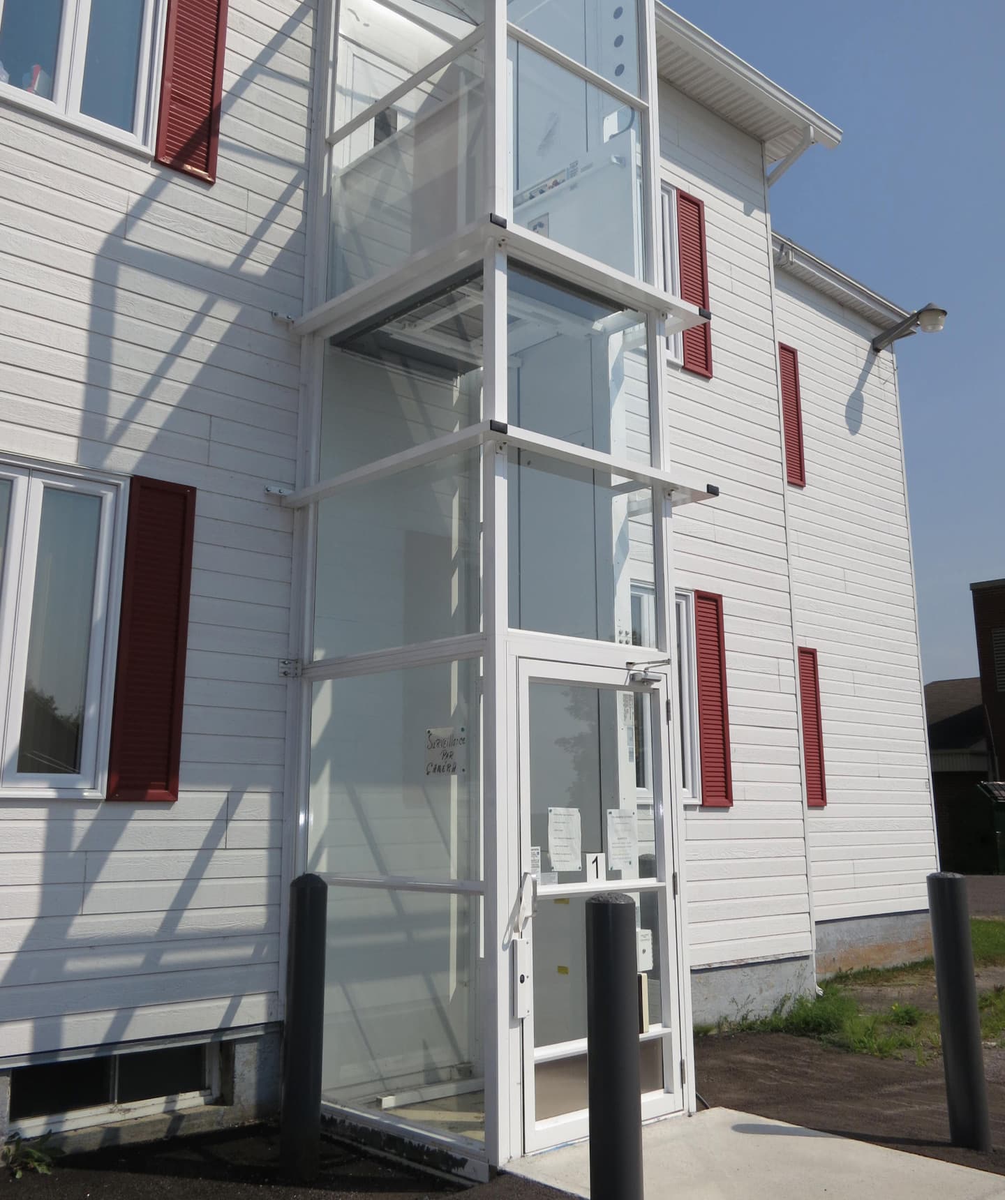 Best Versatile Vertical Platform Lift in Dubai | Suitable For Homes Best Versatile Vertical Platform Lift in Dubai | Suitable For Homes