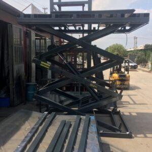 Scissor and goods lifts